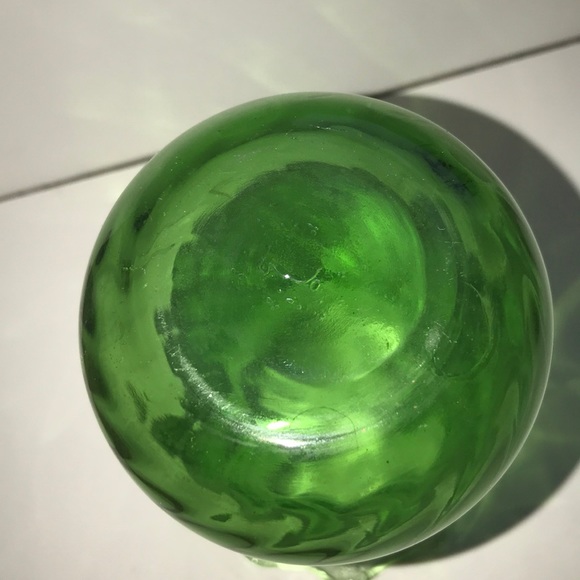 Vintage Emerald Green Glass Ruffle top Swirl Vase - Picture 6 of 8